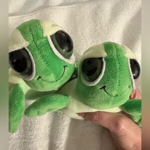 Stuffed Animal Plush Sea Turtles Set/2 Grand Wailea Resort Maui Waldorf Astoria
